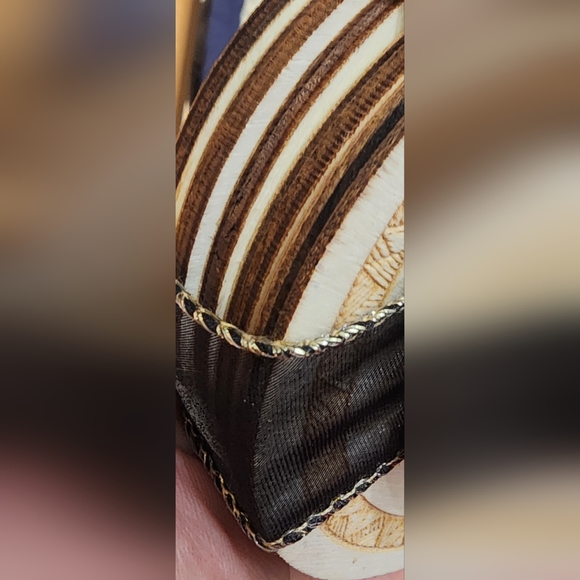 NEW NEVER OPENED SET OF WOOD COASTERS - Picture 4 of 5